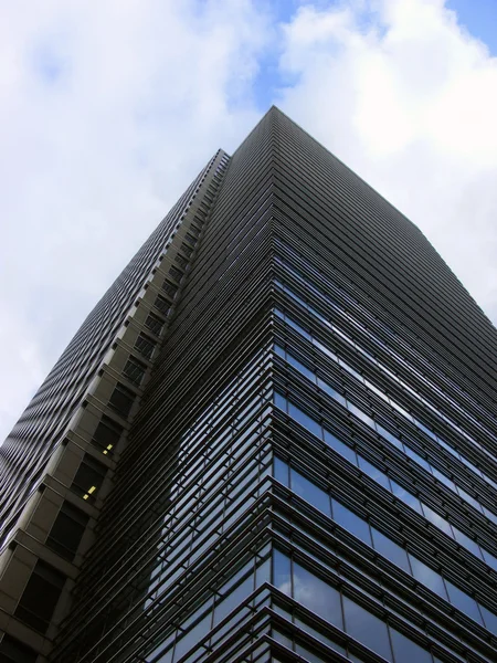 Canary wharf, híres felhőkarcolók, a londoni pénzügyi kerületében — Stock Fotó