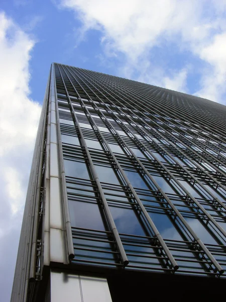 Canary wharf, Londra'nın finans bölgesine ünlü gökdelenleri — Stok fotoğraf