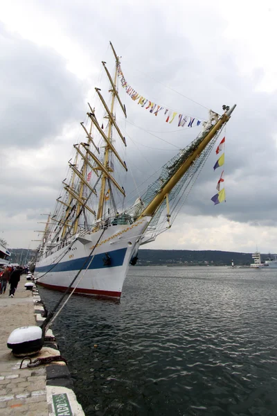 Barcos de vela y yates — Foto de Stock