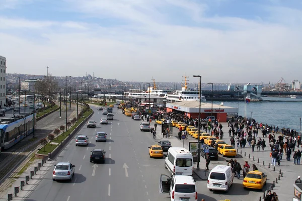 Ciudad en el río —  Fotos de Stock