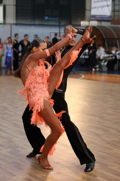 Latin dans çift eylem — Stok fotoğraf