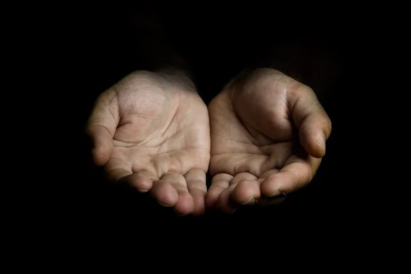 Manos extendiéndose hacia la cámara — Foto de Stock