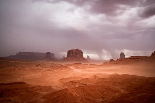 Longa exposição no Monument Valley Navajo Park — Fotografia de Stock