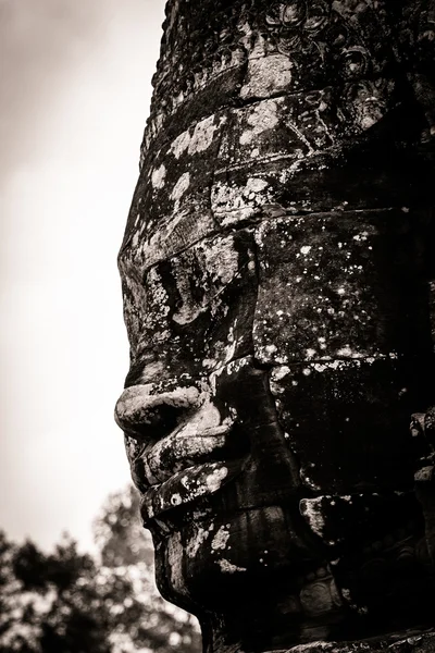 Tallado del Templo de Bayon en Angkor en Camboya — Foto de Stock