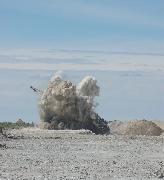 Explosion in offener Grube — Stockfoto