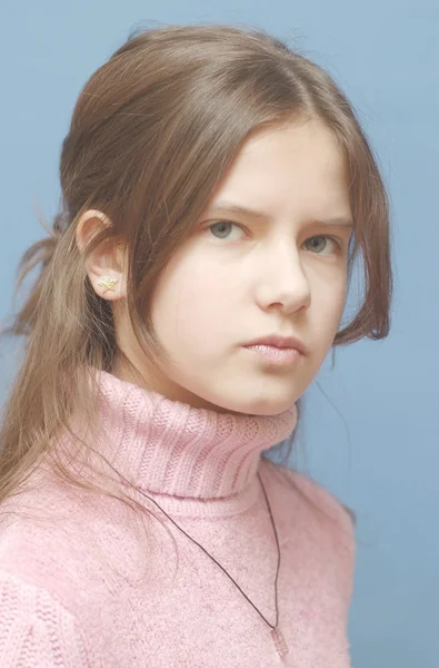 Ritratto di bella ragazza adolescente — Foto Stock