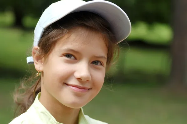 Portrait of beautiful teenage girl — Stock Photo, Image