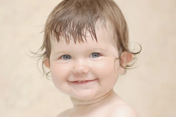 Banyodan sonra çok güzel bir bebek portresi — Stok fotoğraf