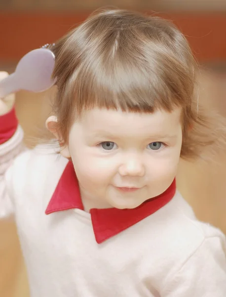 Πορτρέτο του μωρού με χτένα μαλλιών — Φωτογραφία Αρχείου