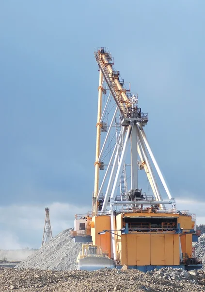 Dragline in open pit — Stock Photo, Image