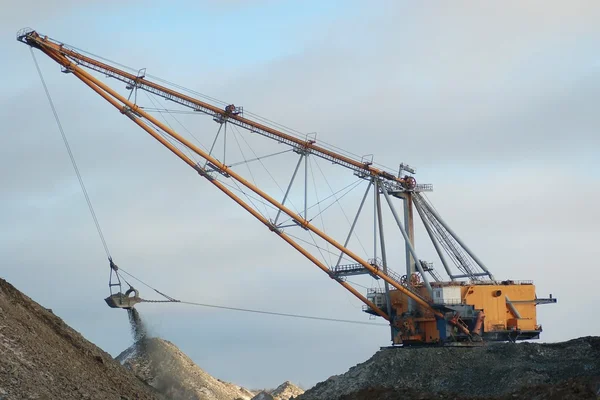 Dragline in fossa aperta Immagini Stock Royalty Free