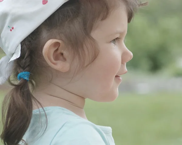 Retrato de niña hermosa — Foto de Stock