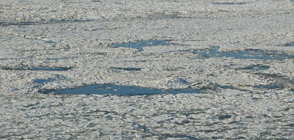 Paisagem de inverno com gelo no mar — Fotografia de Stock