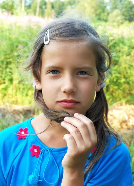 Portrait of beautiful girl — Stock Photo, Image