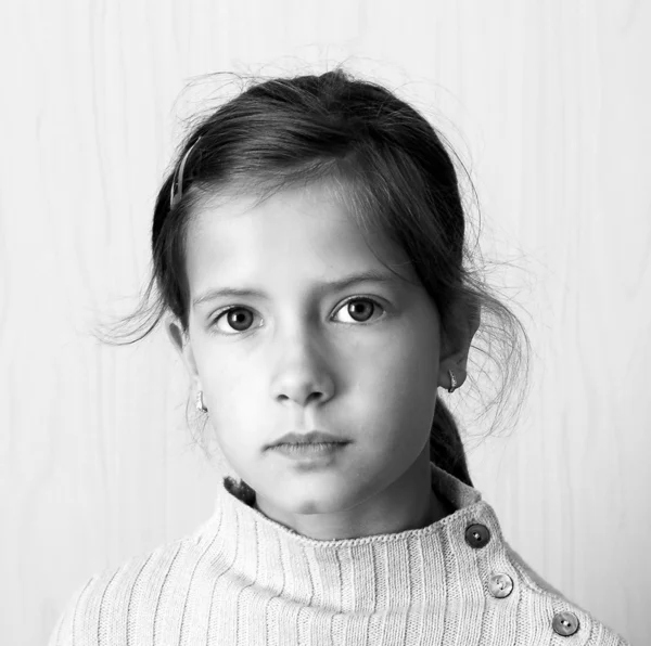 Vintage stílusú gyönyörű kislány portréja Jogdíjmentes Stock Fotók