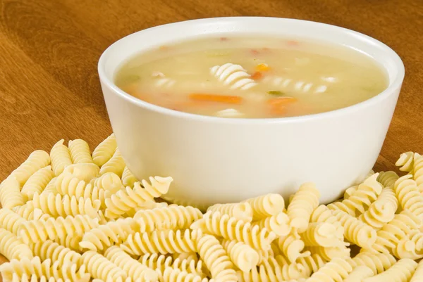 Sopa de pollo con pasta —  Fotos de Stock