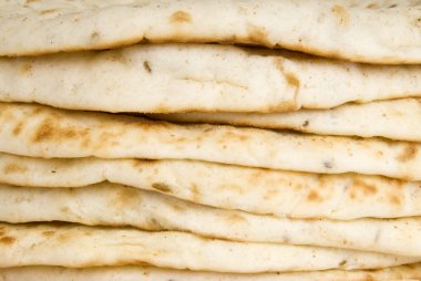 pita ekmeği yığını