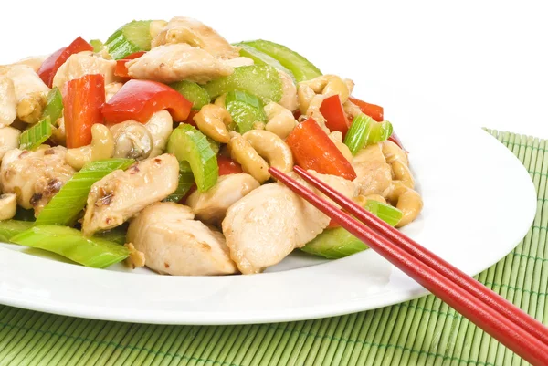 Míchejte smažené kuře s Kešu ořechy a zeleninou — Stock fotografie