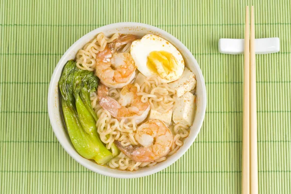 Spicy Noodle Soup with Shrimps — Stock Photo, Image