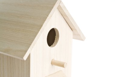 beyaz izole kuş evi