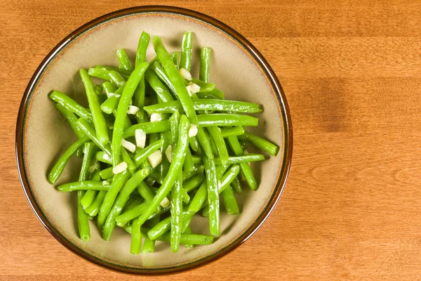 Groene bonen en knoflook — Stockfoto