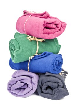 renkli polar fleece balıkçı yerleştirilmiştir ve dizilir, üzerine beyaz izole