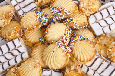 çeşitli çerez tepsisi