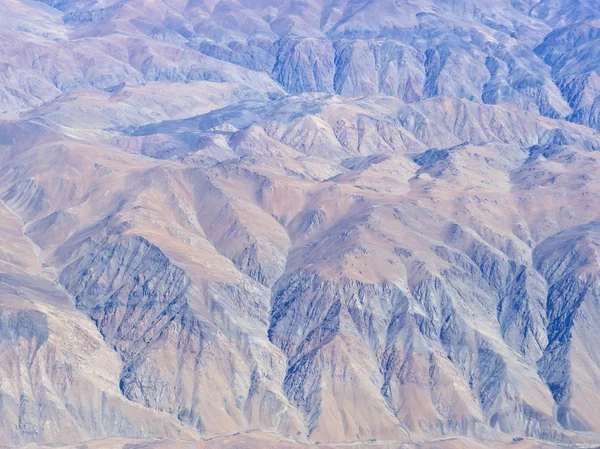 Veduta aerea delle montagne e del deserto — Foto Stock