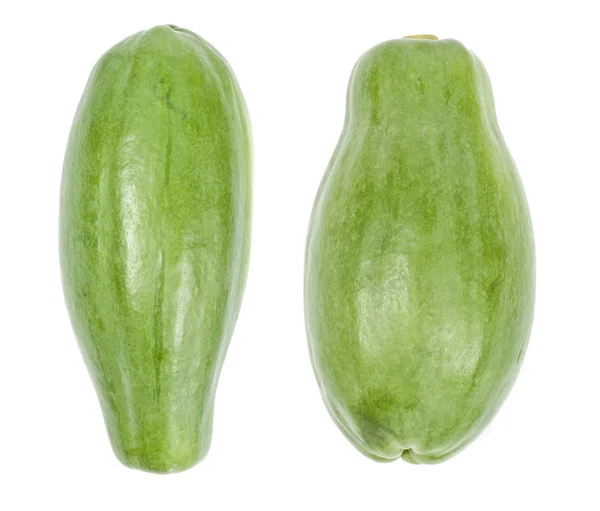 Grüne Papaya isoliert auf weiß — Stockfoto