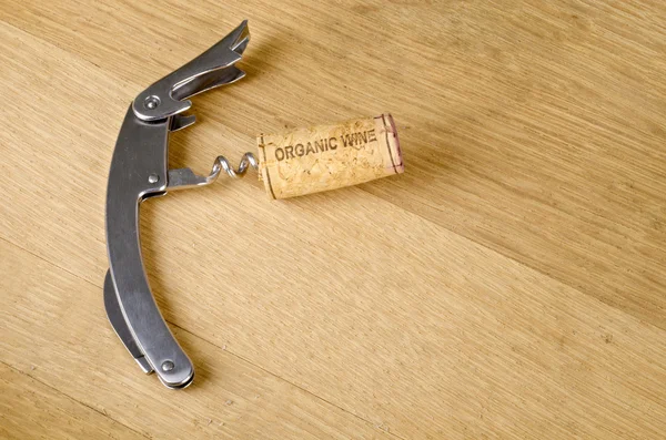 Corkscrew, Cork and Organic Wine — Stock Photo, Image