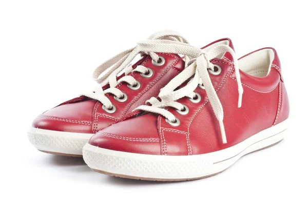 Sapatos de corrida de couro vermelho isolado em branco — Fotografia de Stock
