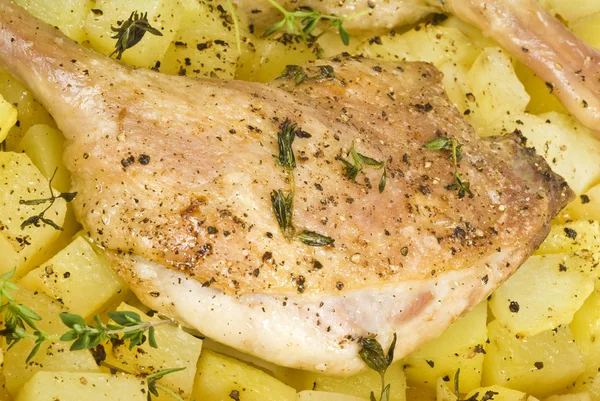 Roasted Duck Legs With Potatoes and Thyme — Stock Photo, Image