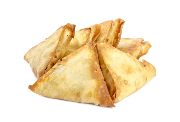 Samosa indiane isolate su bianco — Foto Stock