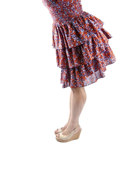 Mulher vestindo sandálias plataforma isolado no branco — Fotografia de Stock