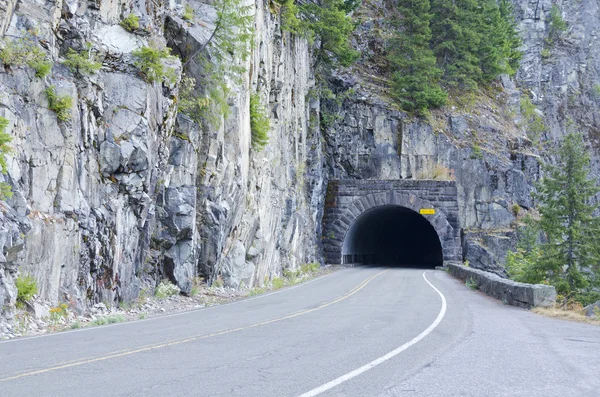 Tunel na silnici — Stock fotografie