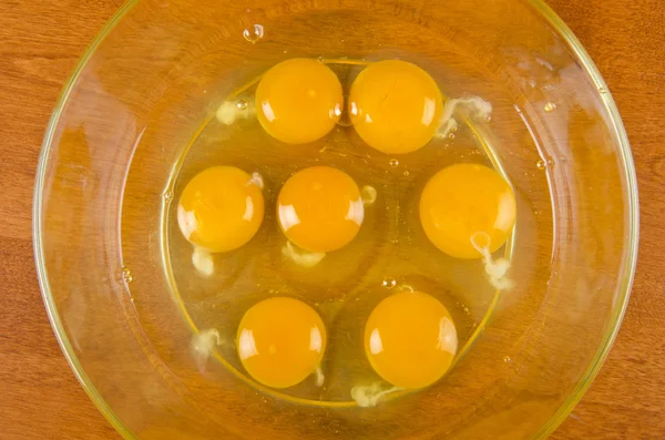 Nyers tojássárgája és fehér — Stock Fotó