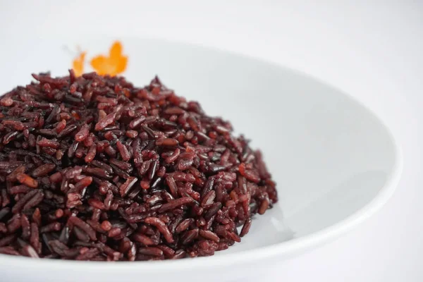 Close Riceberry Cooked White Plate White Background Organic Healthy Clean — 图库照片