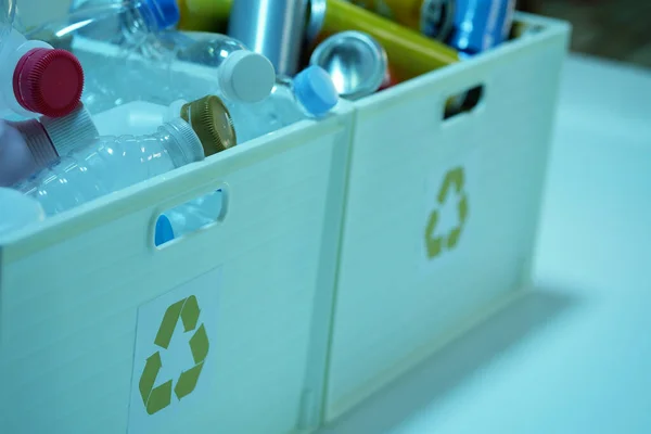 Close Waste Plastic Drinking Water Bottles Cans Trash Bins Separate —  Fotos de Stock