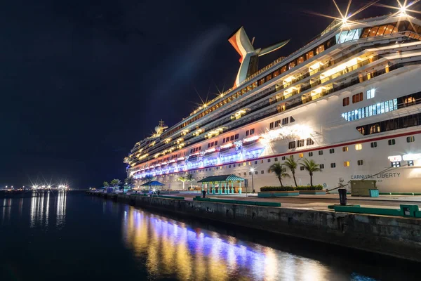 Nassau Bahamy Czerwca 2019 Piękny Niskokątny Statek Wycieczkowy Carnival Liberty — Zdjęcie stockowe