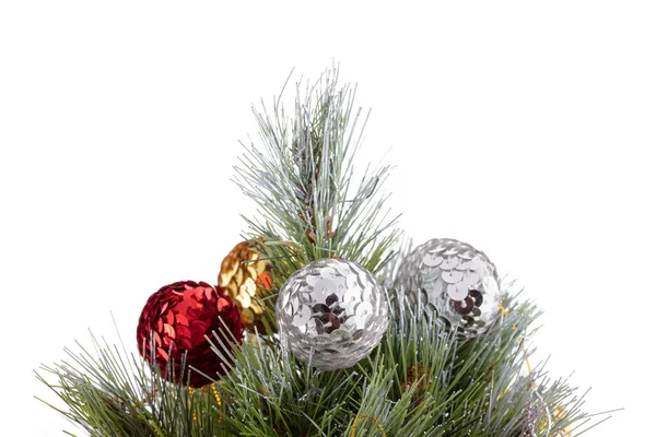 Vrchol Vánočního Stromku Zelené Borové Větve Zdobené Zlatými Stříbrnými Červenými — Stock fotografie