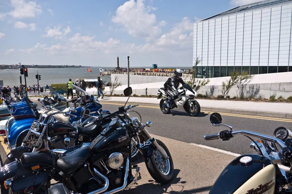 Des centaines de motards arrivent à Margate pour l'événement annuel Margate Meltdown . — Photo