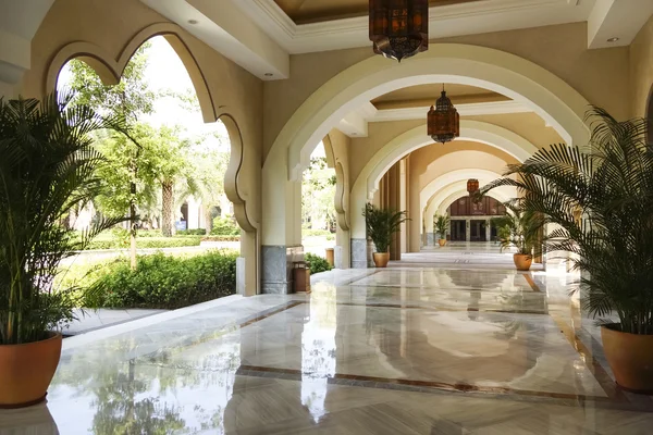 The inside of the hotel building — Stock Photo, Image