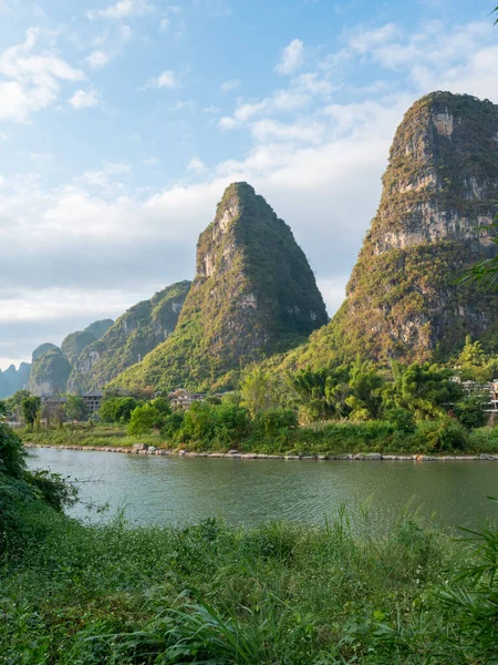 Φυσικό Τοπίο Της Yangshuo Γκουιλίν Κίνα — Φωτογραφία Αρχείου