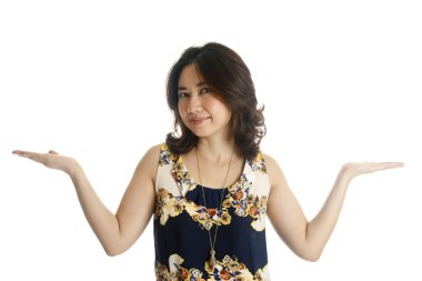 bir şey onun elinde tutan kadın