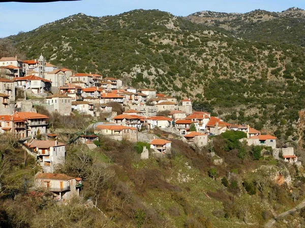 Arcadia, Moreloponnese, Yunanistan 'ın Dimitsana kentinin manzarası