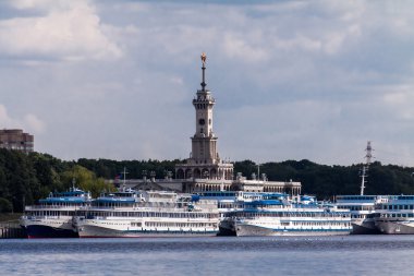 khimki havzanın Kuzey Nehri istasyonu inşası