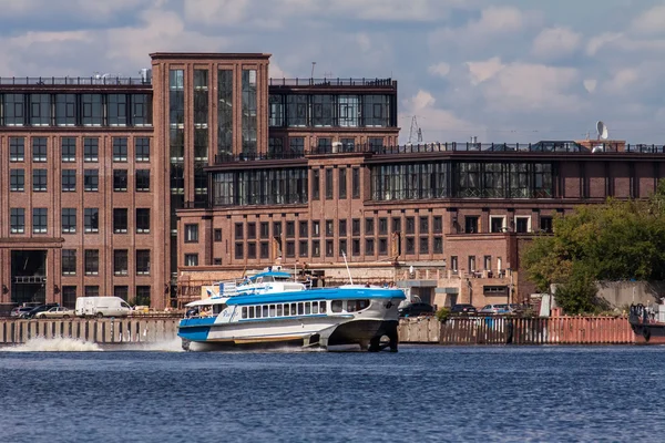 Boat "Rocket" is in Moscow Canal — Stock Photo, Image