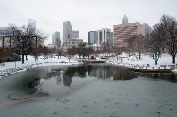 Charlotte skyline en la nieve — Foto de Stock