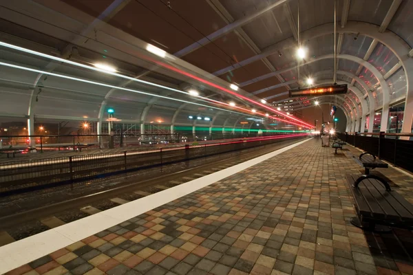 Stazione ferroviaria di notte — Foto Stock