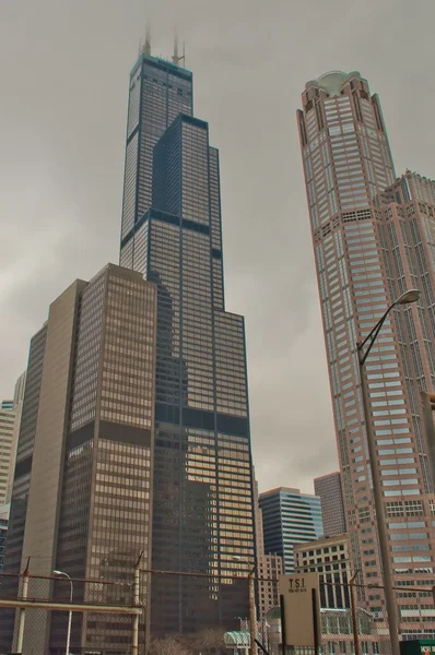Здания Чикаго с башней Сирс-Уиллис — стоковое фото